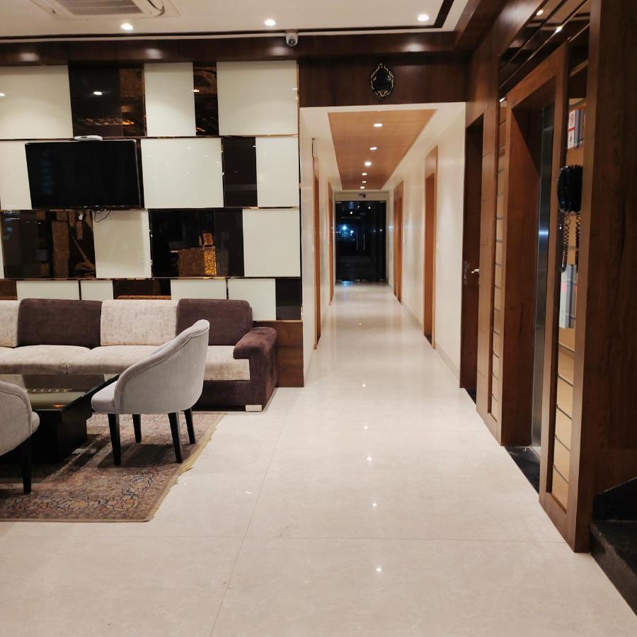 Ananda Castle Otel Vrindāvan Dış mekan fotoğraf