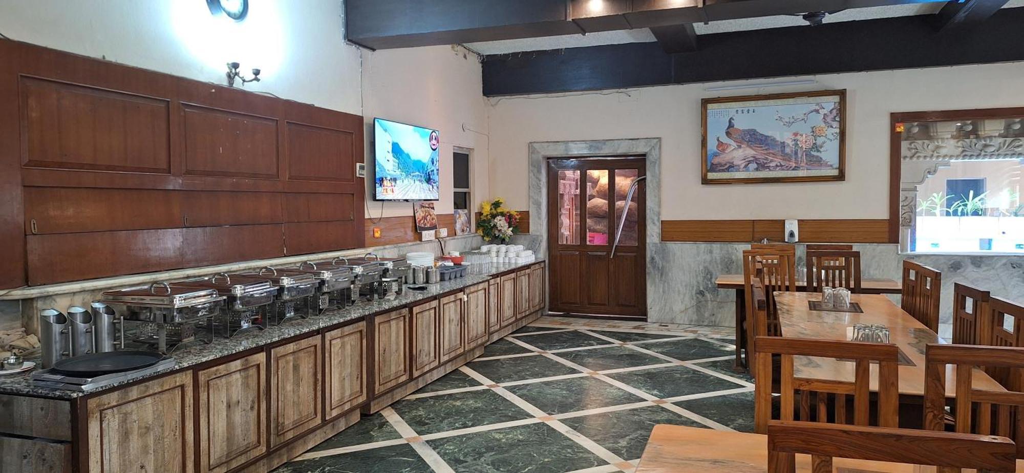 Ananda Castle Otel Vrindāvan Dış mekan fotoğraf